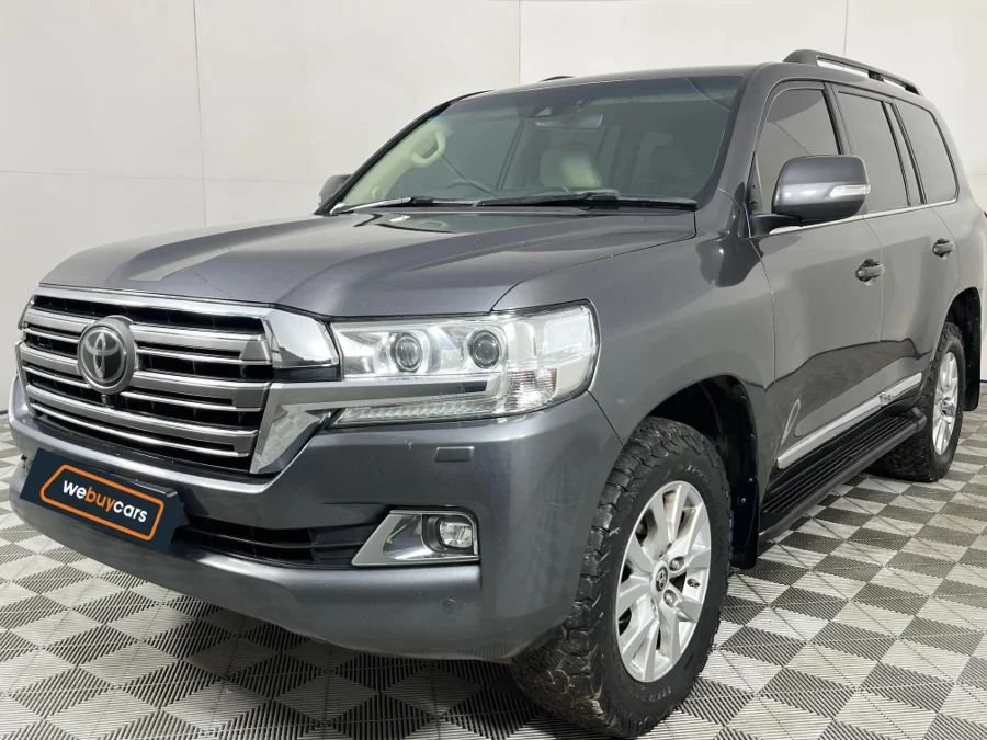Used 2017 Toyota Land Cruiser 200 4.5D-4D V8 VX - WeBuyCars Vereeniging Used 2017 Toyota Land Cruiser 200 4.5D-4D V8 VX - WeBuyCars Vereeniging
