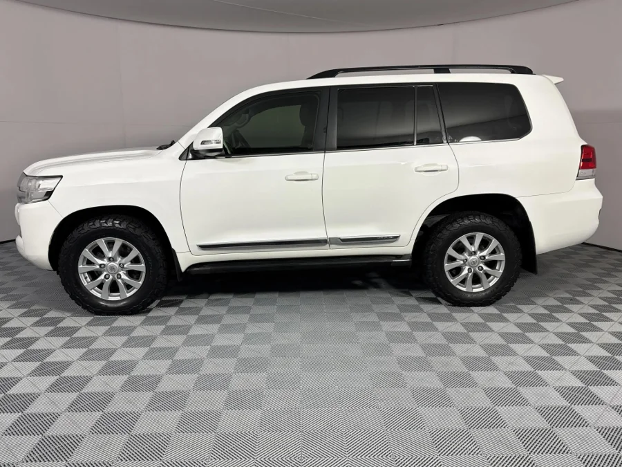 Used 2016 Toyota Land Cruiser 200 4.5D-4D V8 VX - WeBuyCars Brackenfell Cape Town Used 2016 Toyota Land Cruiser 200 4.5D-4D V8 VX - WeBuyCars Brackenfell Cape Town