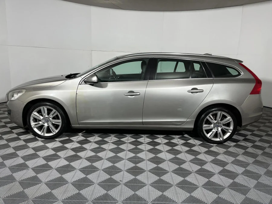 Used 2011 Volvo V60 T4 Powershift - WeBuyCars Germiston