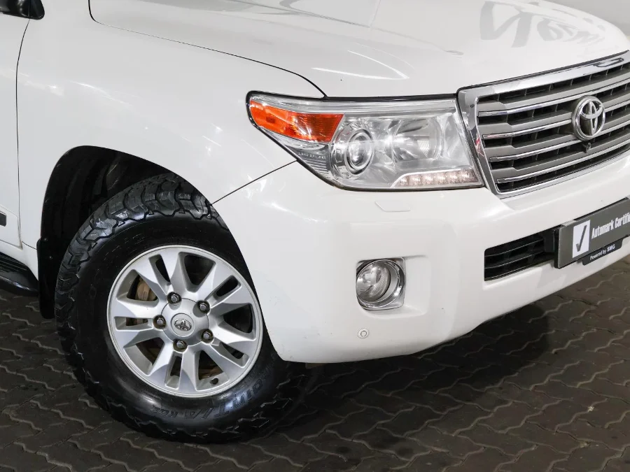 Used 2013 Toyota Land Cruiser 200 4.5D-4D V8 VX - SMG Toyota Cresta