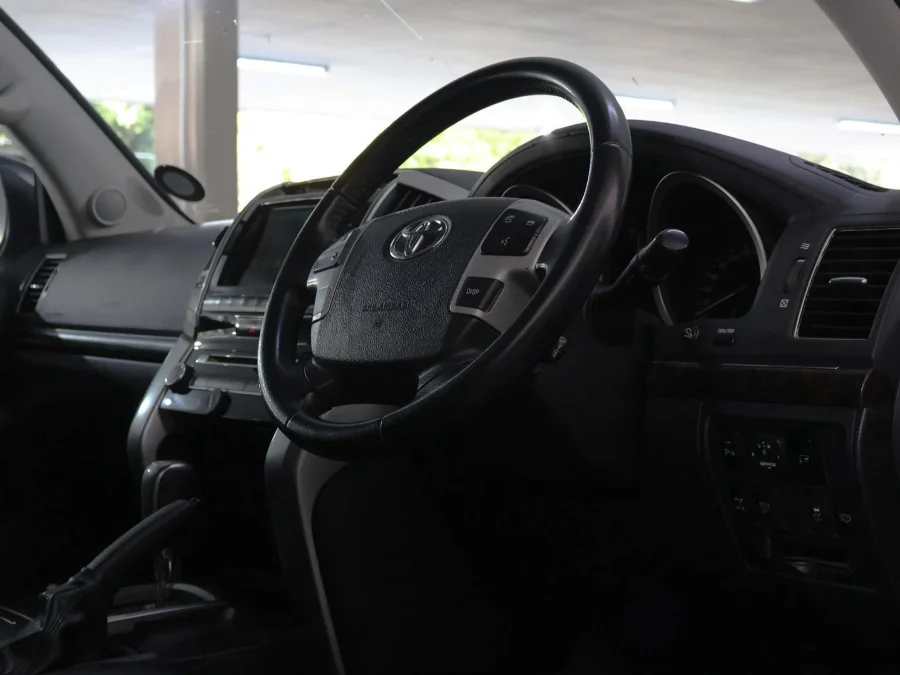 Used 2013 Toyota Land Cruiser 200 4.5D-4D V8 VX - SMG Toyota Cresta
