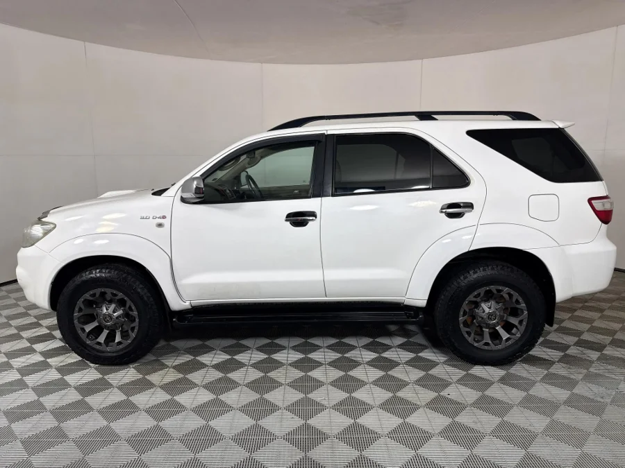 Used 2011 Toyota Fortuner 3.0D-4D - WeBuyCars JHB South