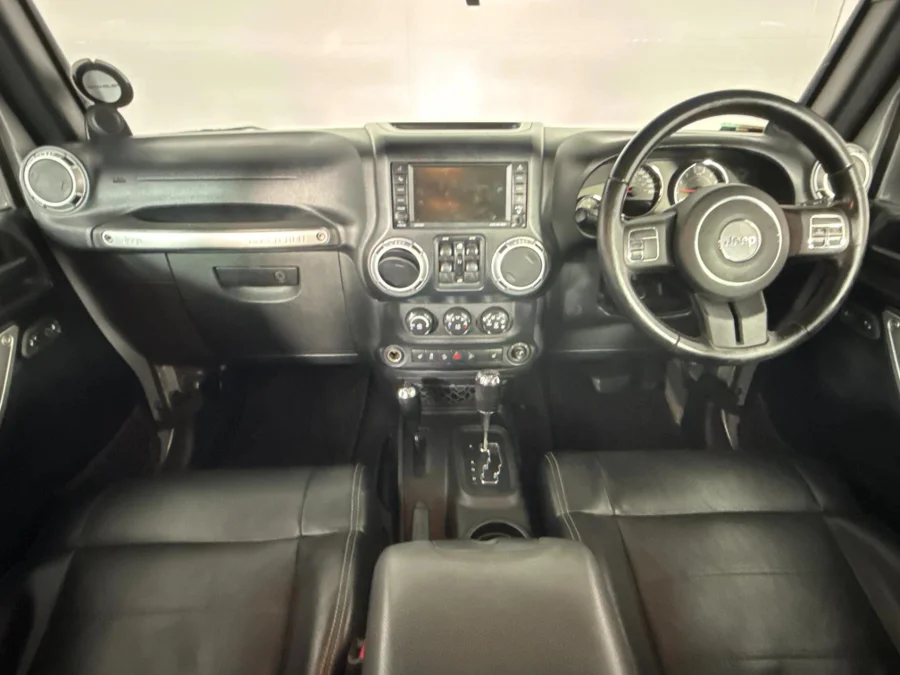 Used 2012 Jeep Wrangler Unlimited 3.8L Sahara - WeBuyCars Lansdowne