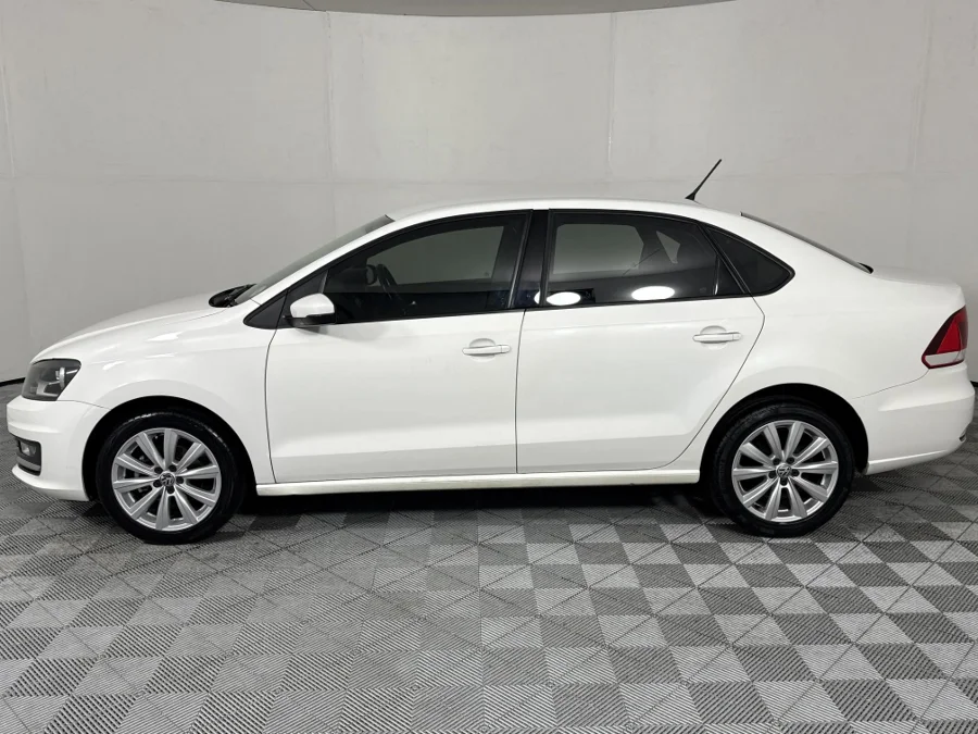 Used 2017 Volkswagen Polo sedan 1.4 Comfortline - WeBuyCars The Dome