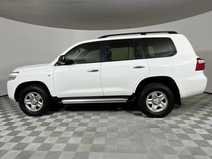 Used 2019 Toyota Land Cruiser 200 4.5D-4D V8 GX-R - WeBuyCars Montana