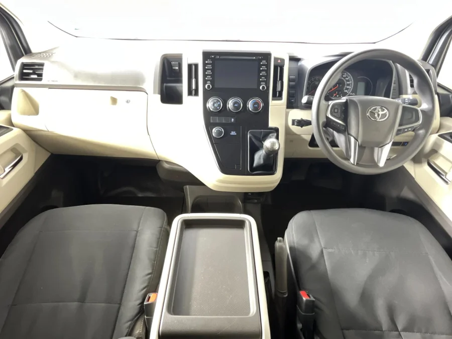 Used 2022 Toyota Quantum 2.8 LWB bus 11-seater GL - WeBuyCars  Witbank