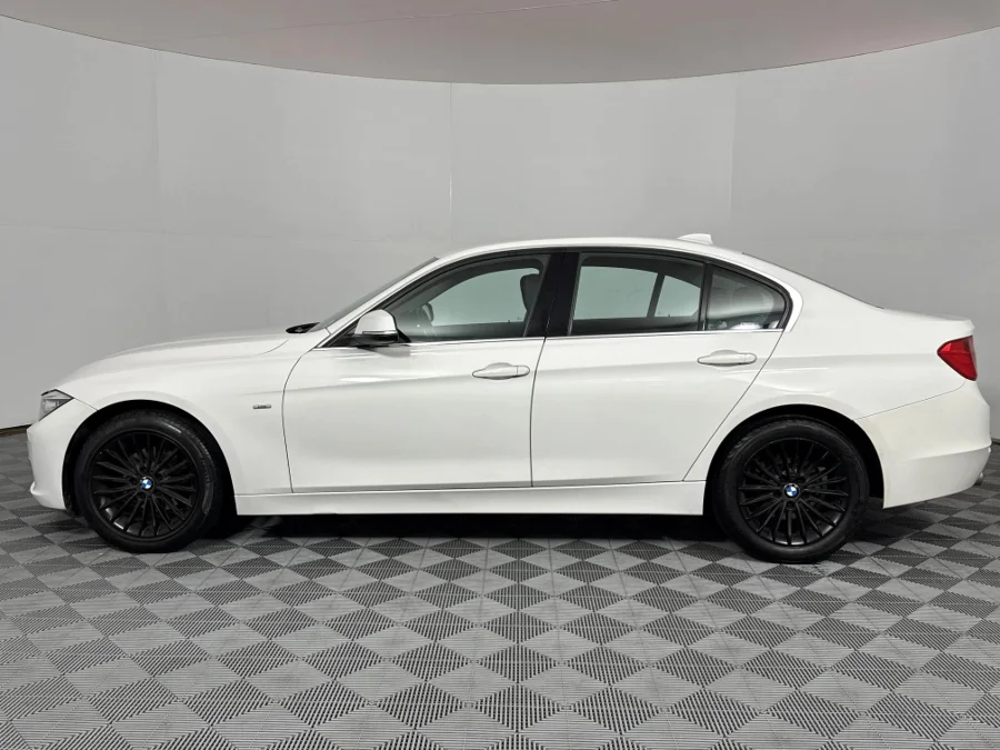 Used 2013 BMW 3 Series 320i Luxury sports-auto - WeBuyCars Lansdowne Used 2013 BMW 3 Series 320i Luxury sports-auto - WeBuyCars Lansdowne