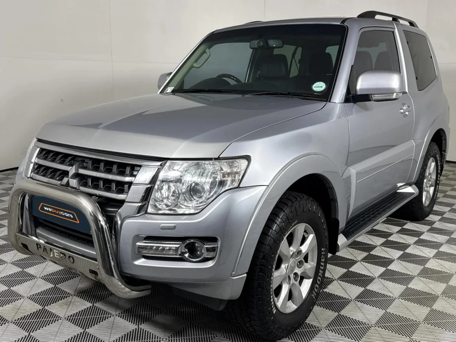 Used 2015 Mitsubishi Pajero 3-door 3.2DI-D GLS Pajero Legend Limited Edition 100 - WeBuyCars Riverhorse Used 2015 Mitsubishi Pajero 3-door 3.2DI-D GLS Pajero Legend Limited Edition 100 - WeBuyCars Riverhorse