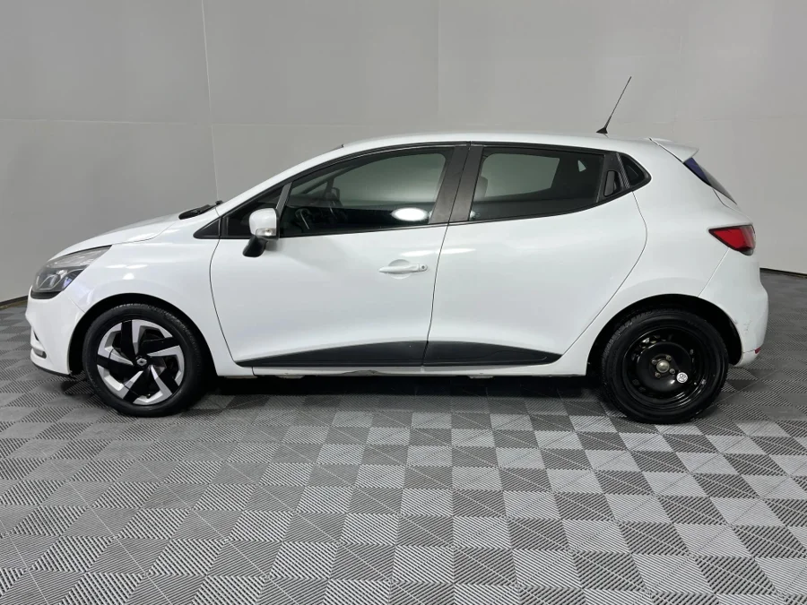 Used 2018 Renault Clio 66kW turbo Expression - WeBuyCars Montana
