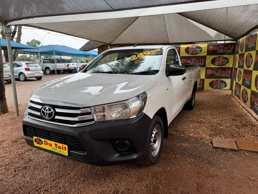 Used 2018 Toyota Hilux 2.4GD-6 SR - Du Toit Motors Used 2018 Toyota Hilux 2.4GD-6 SR - Du Toit Motors