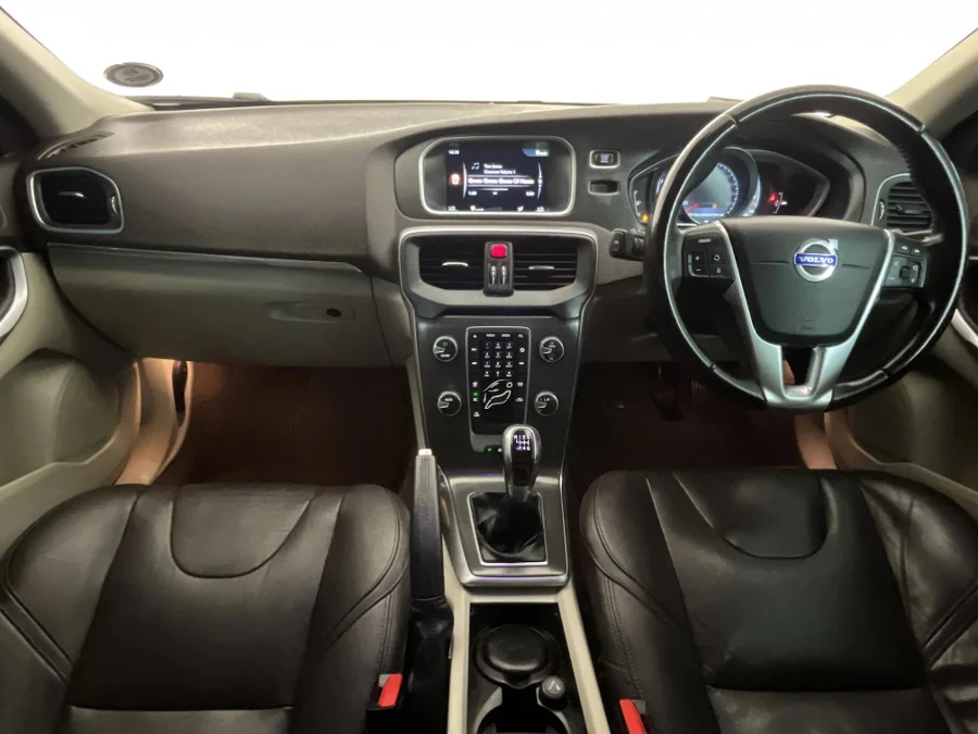 Used 2015 Volvo V40 T3 Essential - WeBuyCars Gqeberha