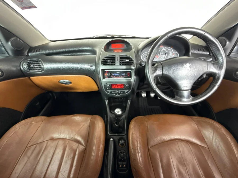 Used 2005 Peugeot 206 CC 2.0 - WeBuyCars Riverhorse