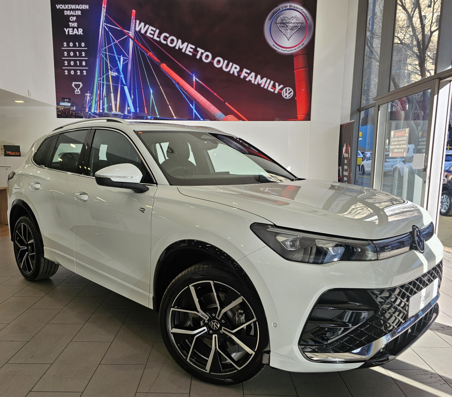 New 2026 Volkswagen Tiguan 2.0TSI R-Line 4Motion