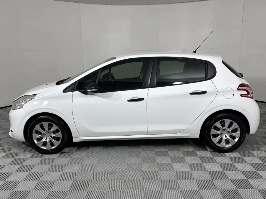 Used 2014 Peugeot 208 5-door 1.2 Access - WeBuyCars Gqeberha