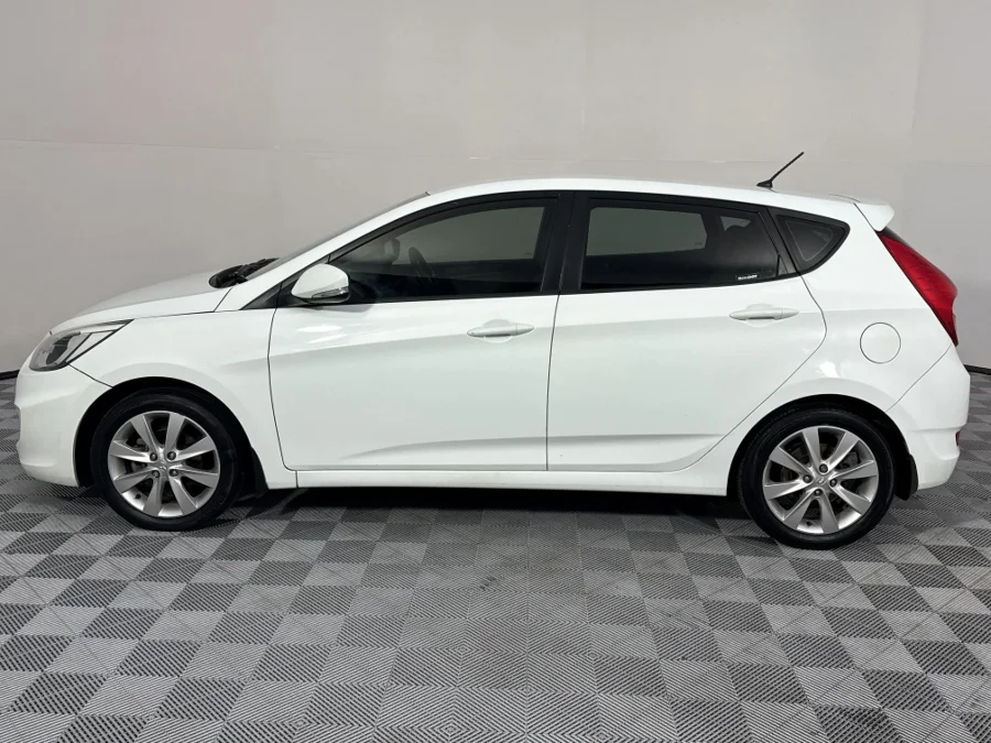 Used 2015 Hyundai Accent hatch 1.6 Fluid - WeBuyCars Germiston