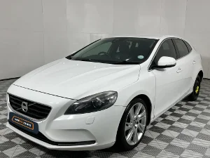 Used 2014 Volvo V40 T4 Excel auto