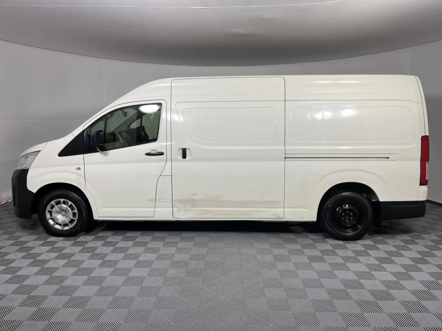 Used 2023 Toyota Quantum 2.8 LWB crew cab - WeBuyCars Montana