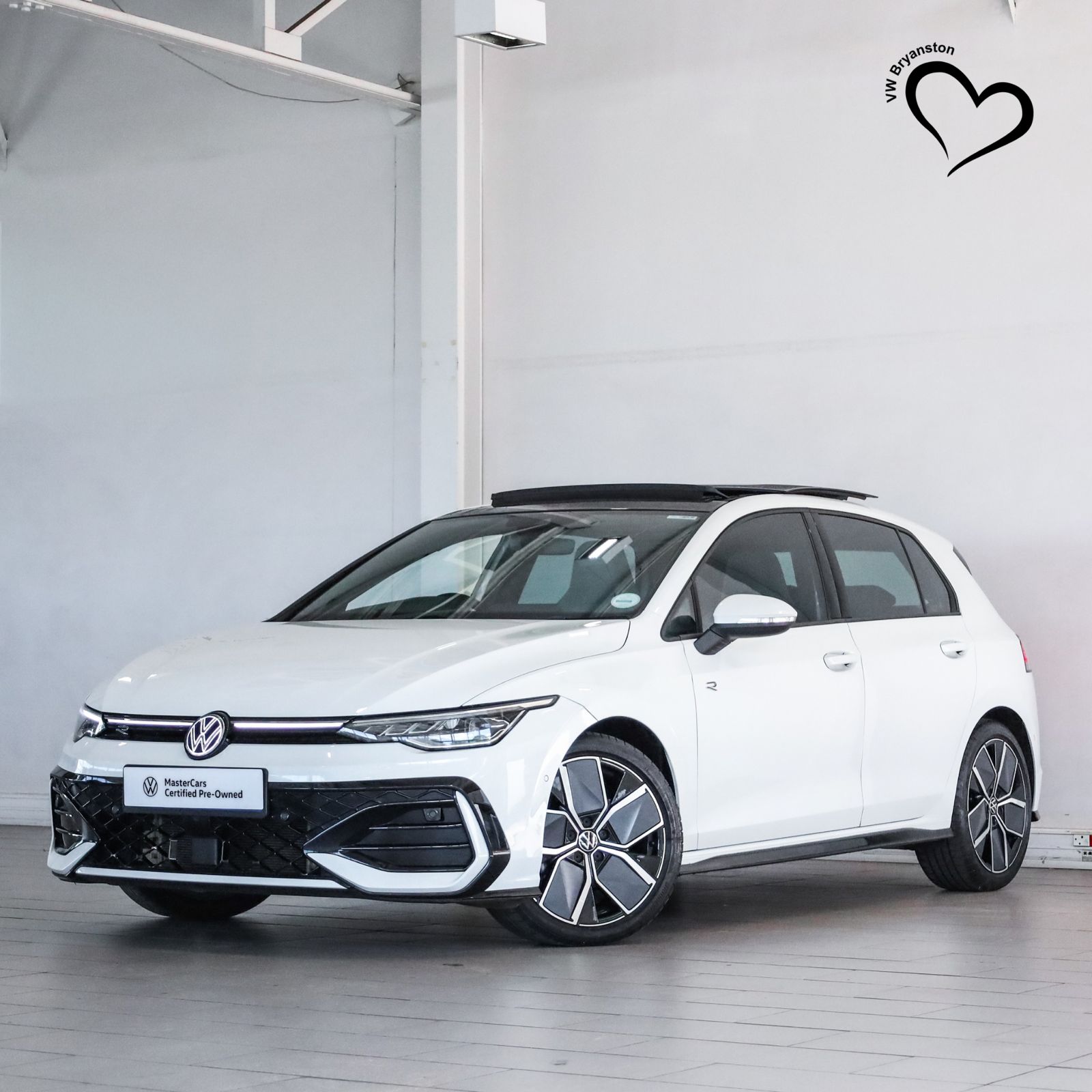 Used 2025 Volkswagen Golf 1.4TSI R-Line Plus