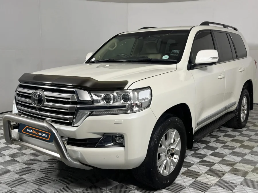 Used 2017 Toyota Land Cruiser 200 4.5D-4D V8 VX-R - WeBuyCars Silverlakes Used 2017 Toyota Land Cruiser 200 4.5D-4D V8 VX-R - WeBuyCars Silverlakes