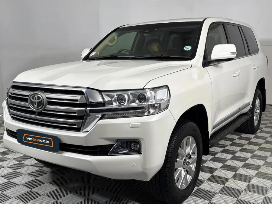Used 2017 Toyota Land Cruiser 200 4.5D-4D V8 VX-R - WeBuyCars Silverlakes Used 2017 Toyota Land Cruiser 200 4.5D-4D V8 VX-R - WeBuyCars Silverlakes