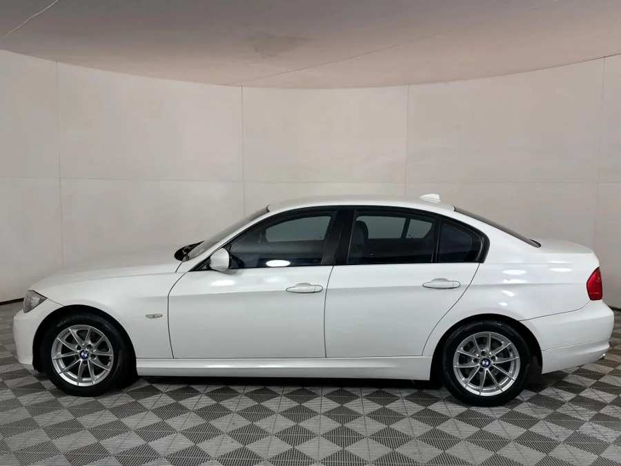 Used 2010 BMW 3 Series 320i auto - WeBuyCars JHB South