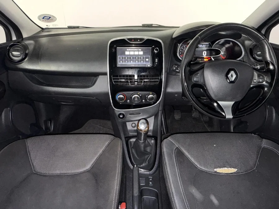 Used 2017 Renault Clio 66kW turbo Expression - WeBuyCars Durban Used 2017 Renault Clio 66kW turbo Expression - WeBuyCars Durban