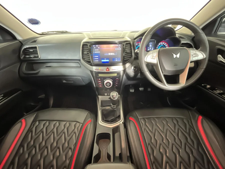 Used 2025 Mahindra XUV300 1.2T W8 - WeBuyCars Germiston