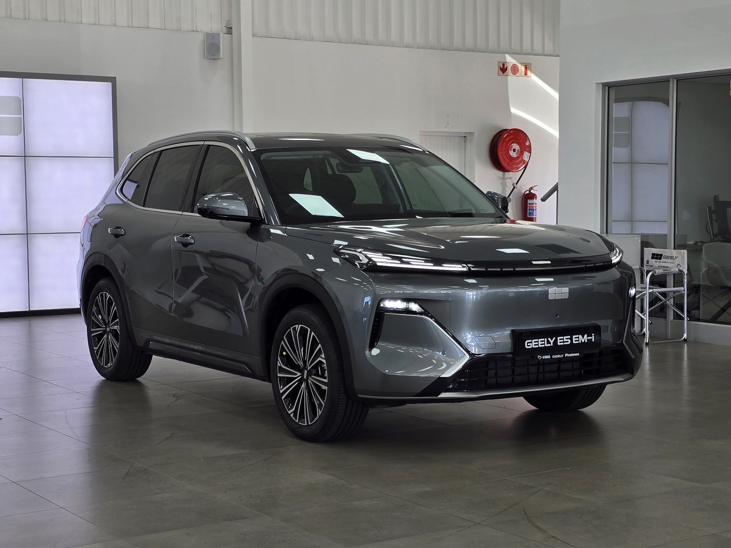 New 2026 Geely E5 EM-i Apex