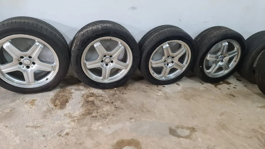 MERC ML500 2015 7 x TYRES & 4 x RIMS FOR SALE - Private Seller MERC ML500 2015 7 x TYRES & 4 x RIMS FOR SALE - Private Seller