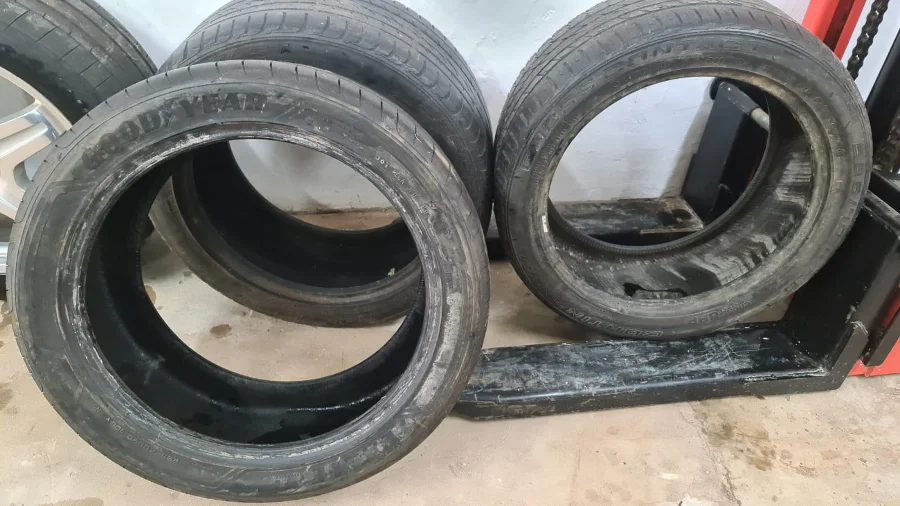MERC ML500 2015 7 x TYRES & 4 x RIMS FOR SALE - Private Seller MERC ML500 2015 7 x TYRES & 4 x RIMS FOR SALE - Private Seller