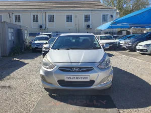 Used 2013 Hyundai Accent sedan 1.6 Fluid auto Used 2013 Hyundai Accent sedan 1.6 Fluid auto