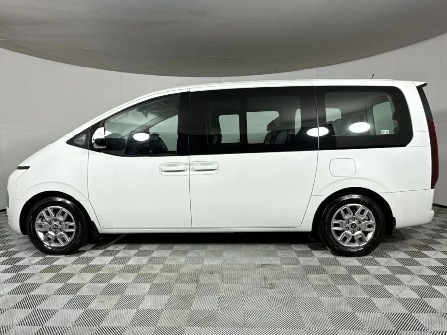 Used 2024 Hyundai Staria 2.2D Executive 9-seater - WeBuyCars Riverhorse Used 2024 Hyundai Staria 2.2D Executive 9-seater - WeBuyCars Riverhorse