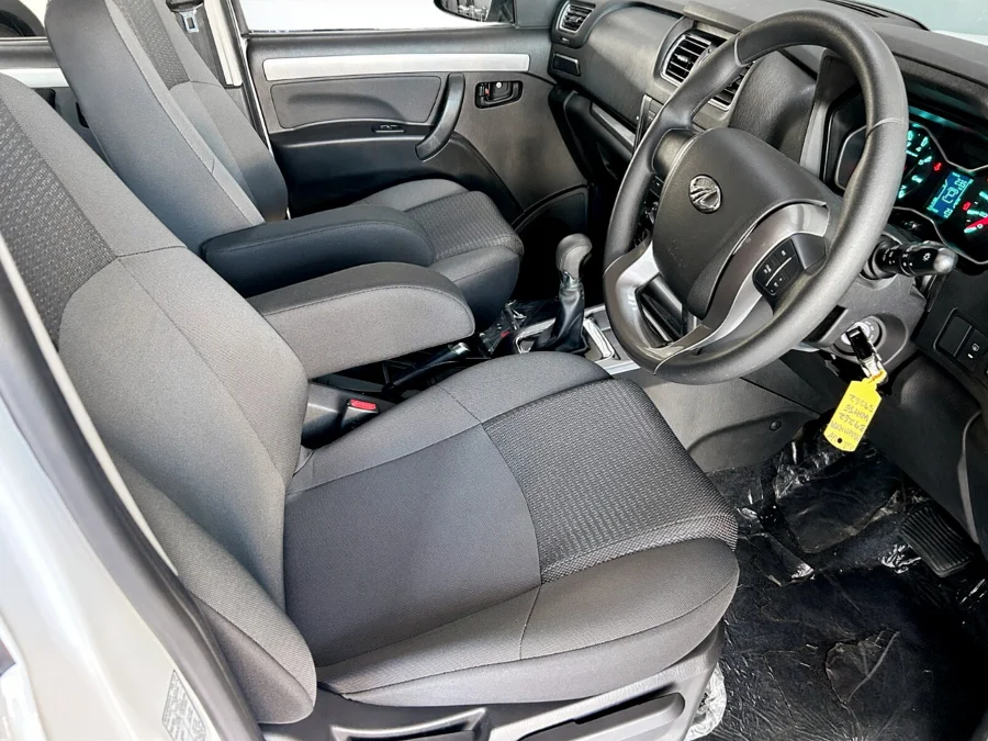 New 2026 Mahindra Pik Up 2.2CRDe double cab S6 Karoo auto - IC Auto Benoni New 2026 Mahindra Pik Up 2.2CRDe double cab S6 Karoo auto - IC Auto Benoni