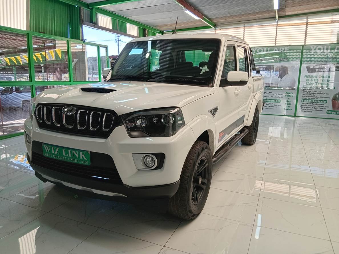 Used 2023 Mahindra Pik Up 2.2CRDe double cab 4x4 S11 Karoo Dawn