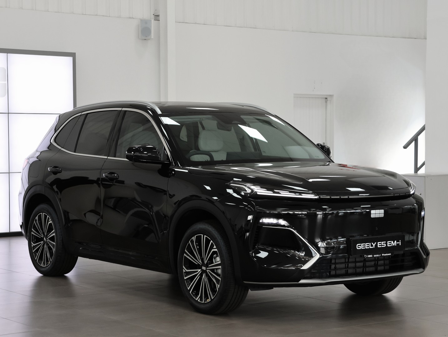New 2026 Geely E5 EM-i Apex