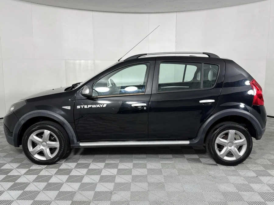 Used 2013 Renault Sandero Stepway 1.6 - WeBuyCars Gqeberha