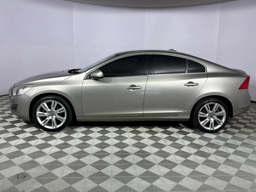 Used 2012 Volvo S60 T4 Excel auto - WeBuyCars Durban