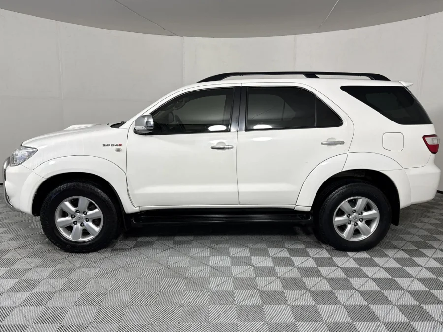 Used 2011 Toyota Fortuner 3.0D-4D auto - WeBuyCars The Dome