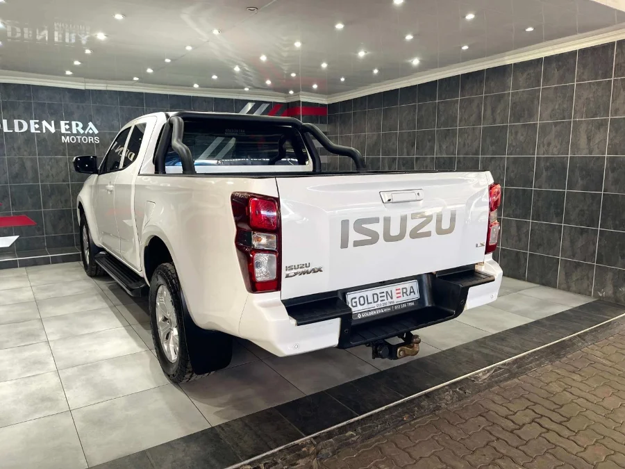 Used 2023 Isuzu D-Max 1.9TD Extended cab LS manual - Golden Era Motors Johan Heyns Dr Used 2023 Isuzu D-Max 1.9TD Extended cab LS manual - Golden Era Motors Johan Heyns Dr
