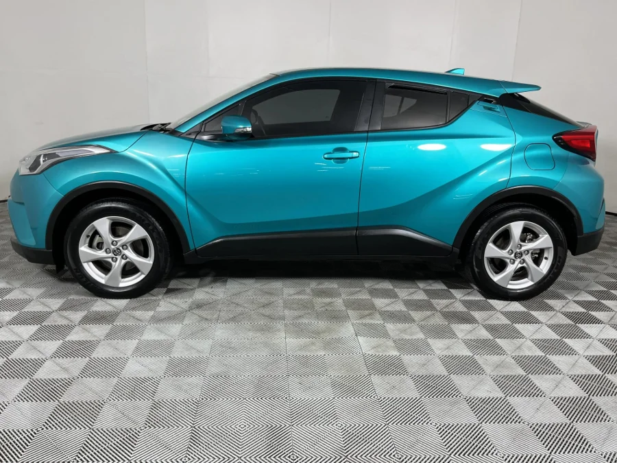 Used 2018 Toyota C-HR 1.2T Plus manual - WeBuyCars The Dome