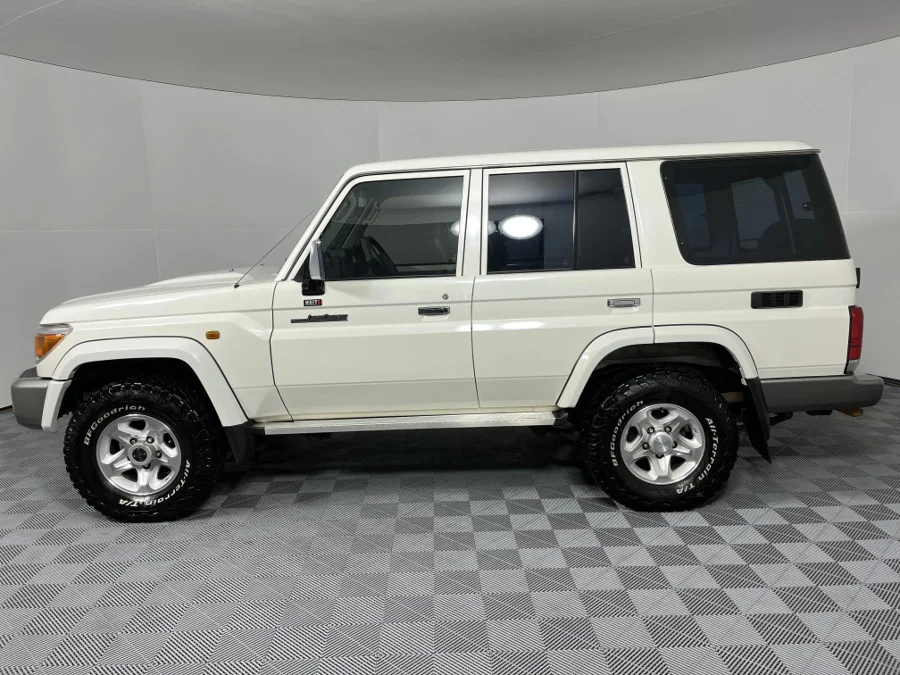Used 2020 Toyota Land Cruiser 76 4.5D-4D V8 station wagon LX - WeBuyCars Montana Used 2020 Toyota Land Cruiser 76 4.5D-4D V8 station wagon LX - WeBuyCars Montana