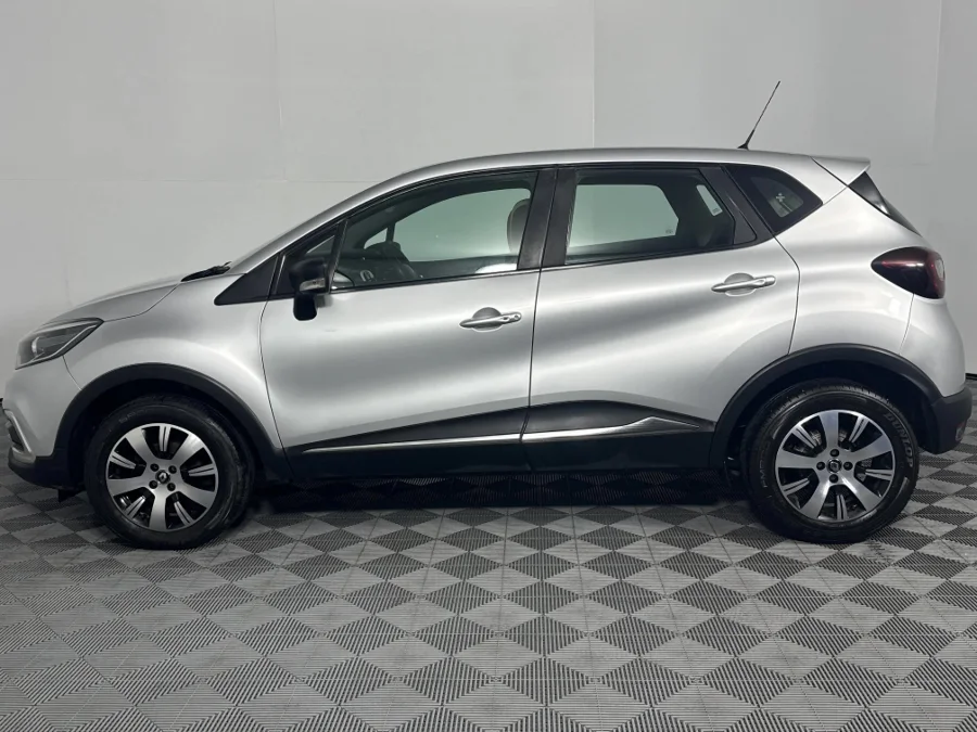 Used 2017 Renault Captur 66kW turbo Blaze - WeBuyCars Lansdowne