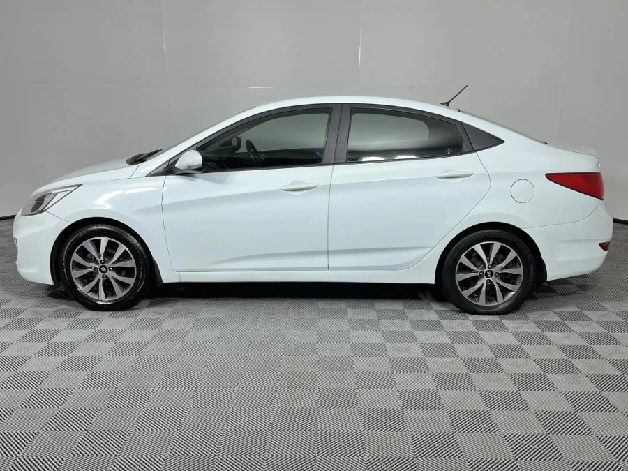 Used 2017 Hyundai Accent sedan 1.6 Fluid auto - WeBuyCars  Witbank