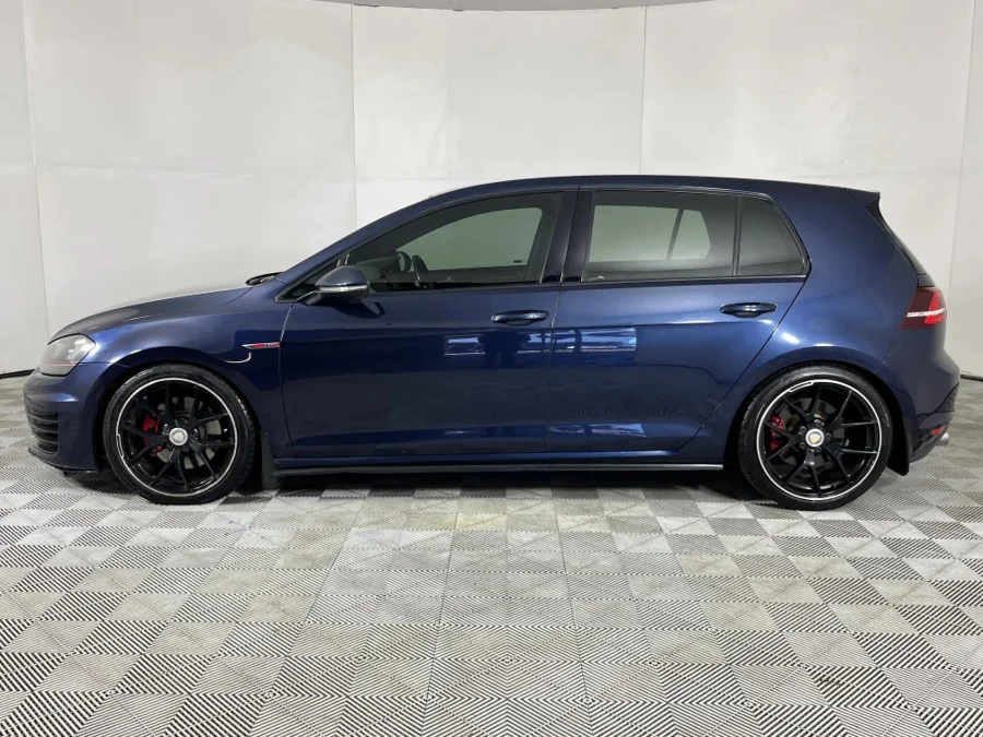 Used 2014 Volkswagen Golf GTI auto - WeBuyCars The Dome