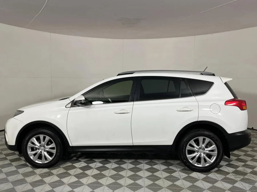 Used 2016 Toyota RAV4 2.2D-4D AWD VX - WeBuyCars JHB South
