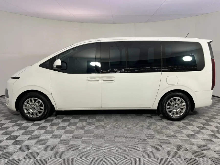 Used 2024 Hyundai Staria 2.2D Executive 9-seater - WeBuyCars Germiston