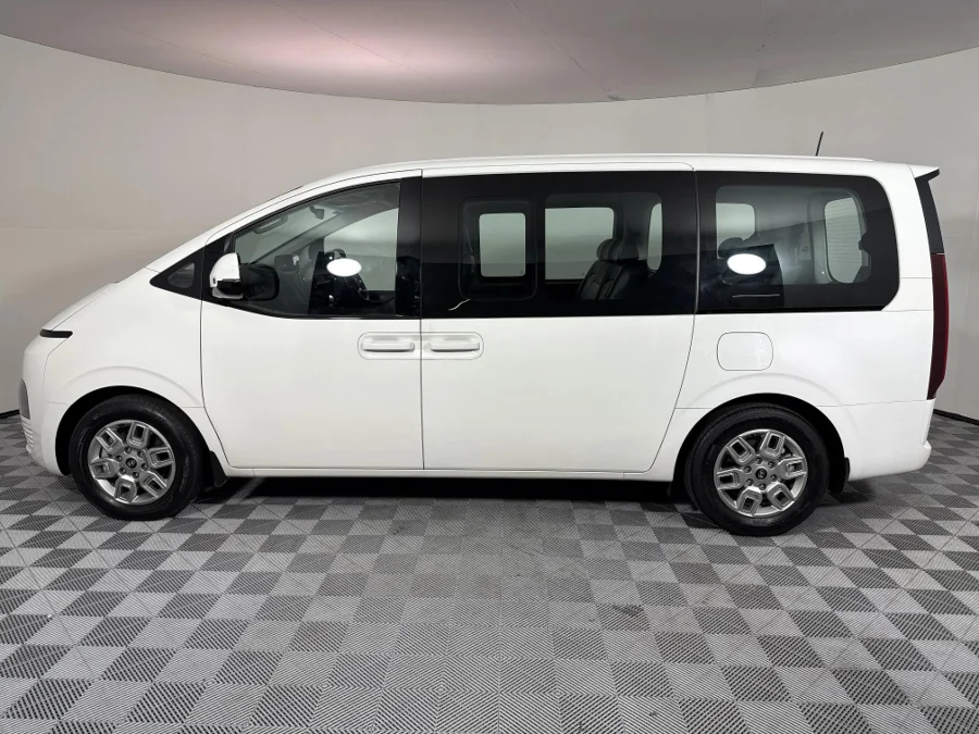 Used 2024 Hyundai Staria 2.2D Executive 9-seater - WeBuyCars Germiston