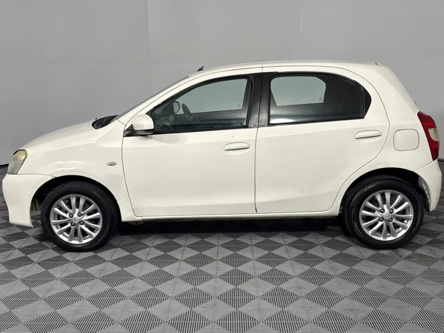 Used 2017 Toyota Etios hatch 1.5 Sprint - WeBuyCars Richmond Used 2017 Toyota Etios hatch 1.5 Sprint - WeBuyCars Richmond