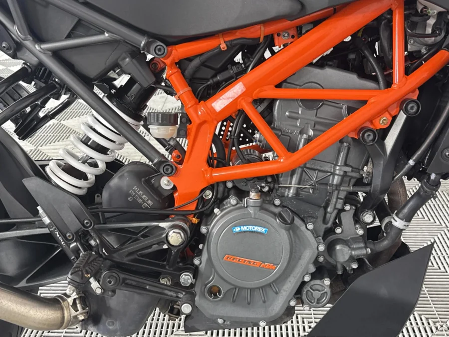 Used 2022 KTM Duke 125 Duke - WeBuyCars Richmond Used 2022 KTM Duke 125 Duke - WeBuyCars Richmond