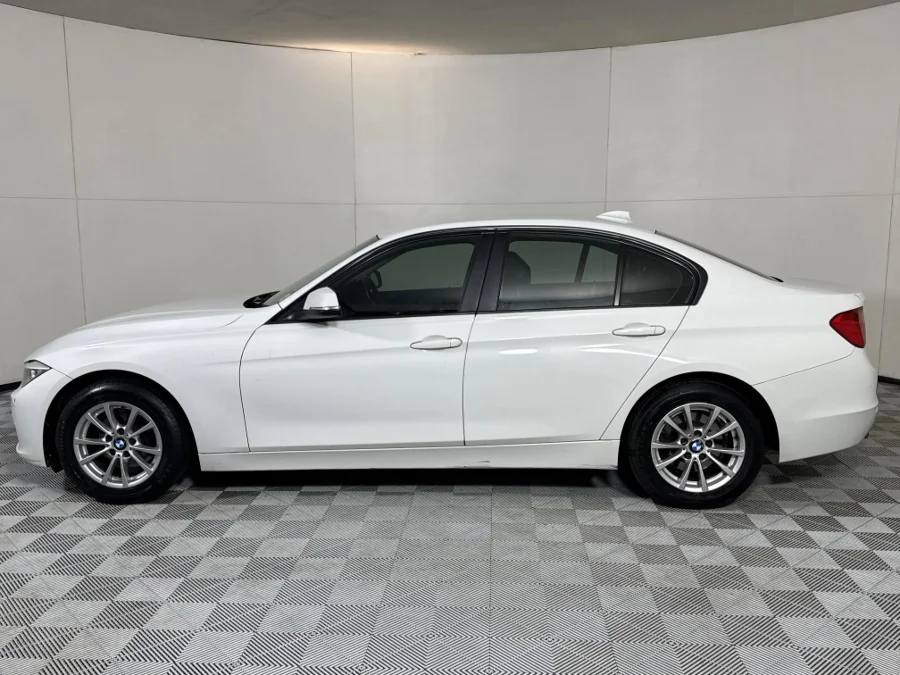 Used 2015 BMW 3 Series 320i sports-auto - WeBuyCars Midstream Used 2015 BMW 3 Series 320i sports-auto - WeBuyCars Midstream